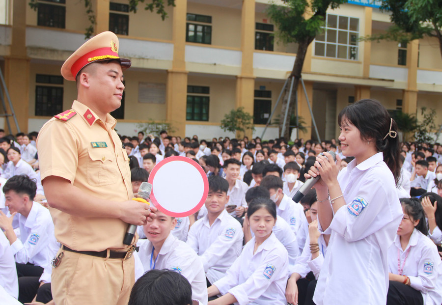 ha-tinh-no-luc-giam-thieu-tai-nan-giao-thong-hoc-sinh-3-5794.jpg