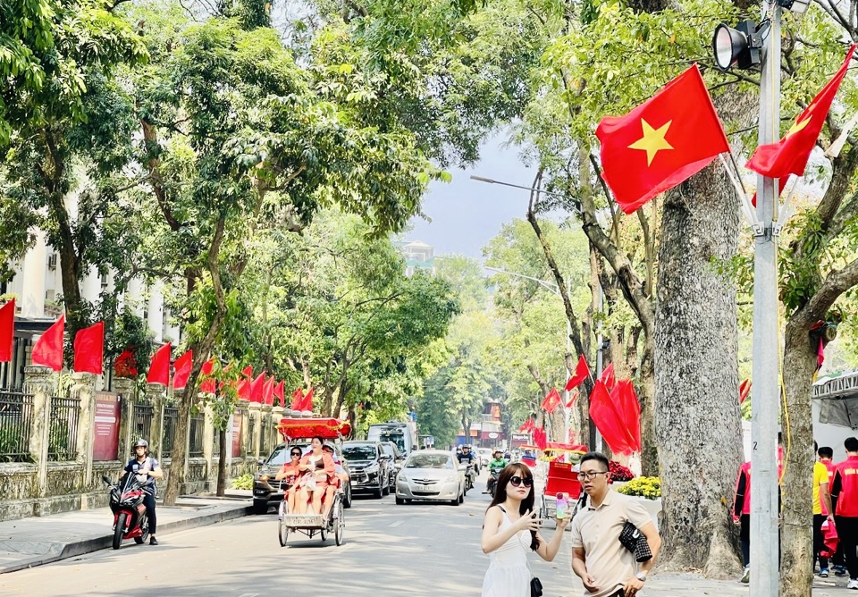 Tổng Liên đoàn Lao động Việt Nam đang tiếp tục nghiên cứu, đề xuất tăng số ngày nghỉ dịp Quốc khánh 2/9. Ảnh: Đức Vinh.
