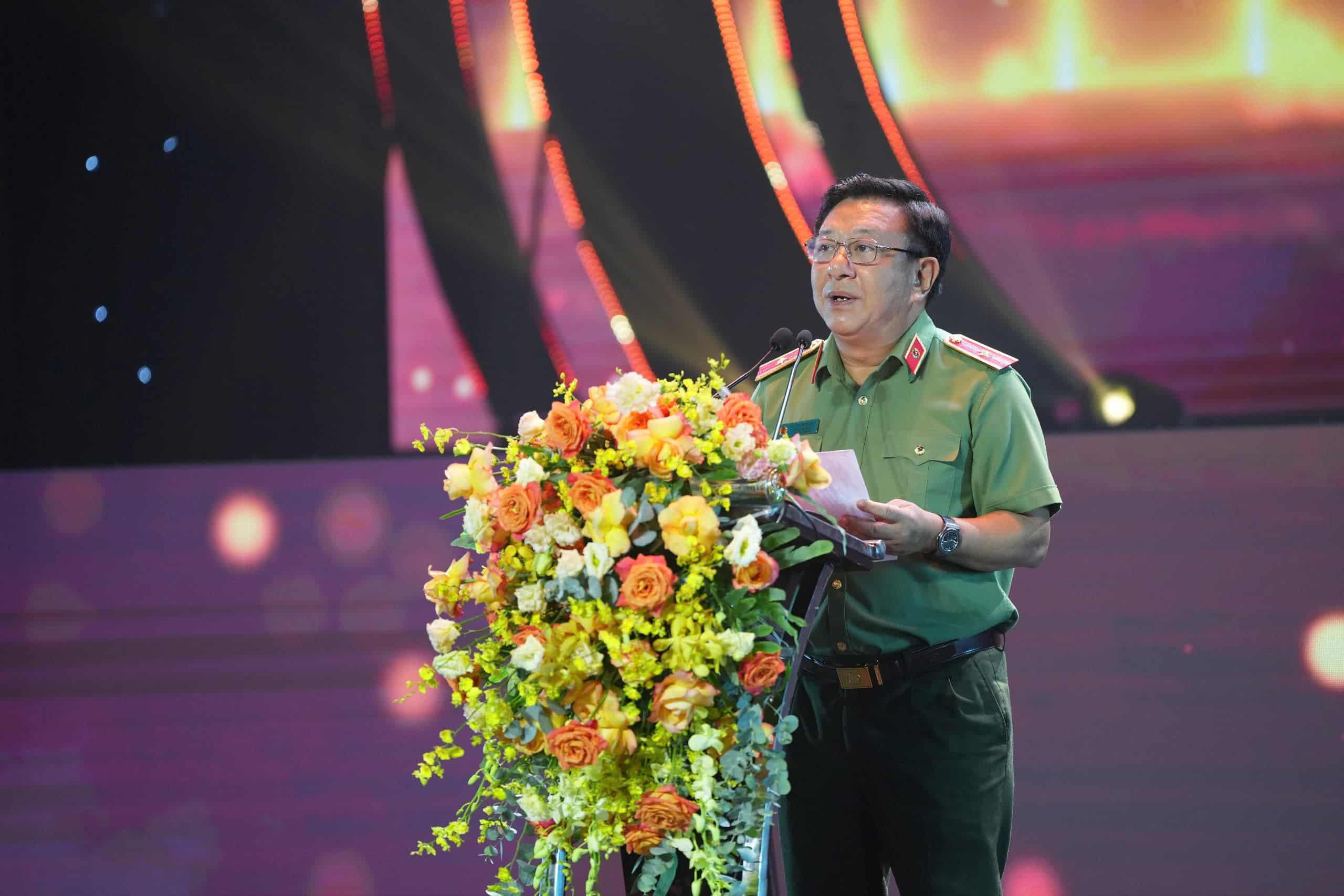 Thiếu tướng Đỗ Triệu Phong - Cục trưởng Cục Truyền thông CAND phát biểu tại lễ bế mạc. Ảnh: Văn Nhất
