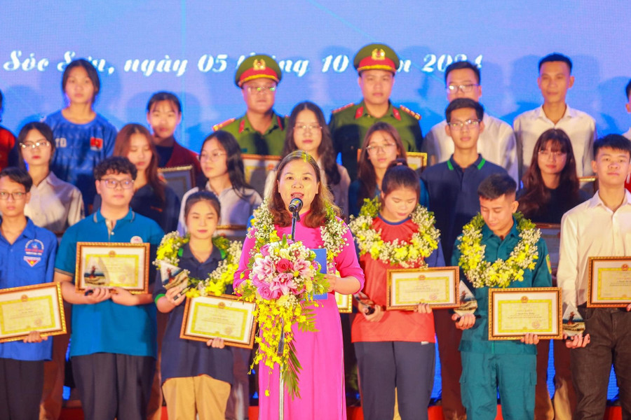 tran-thuy-6120-9514.jpg