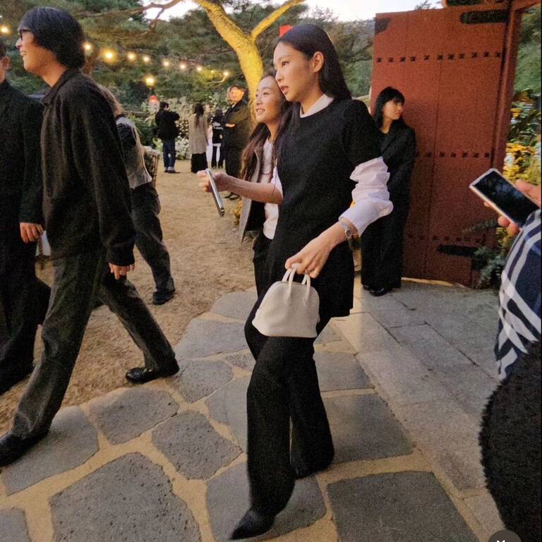 Jennie tham dự một đám cưới ở Hàn Quốc mới đây. Ảnh: Naver