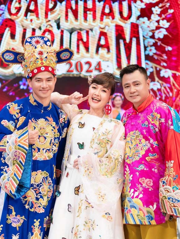 Với Vân Dung, Táo Quân luôn là nhà, là gia đình, và chị chưa bao giờ sẵn sàng nói lời tạm biệt. Ảnh: Nhà sản xuất