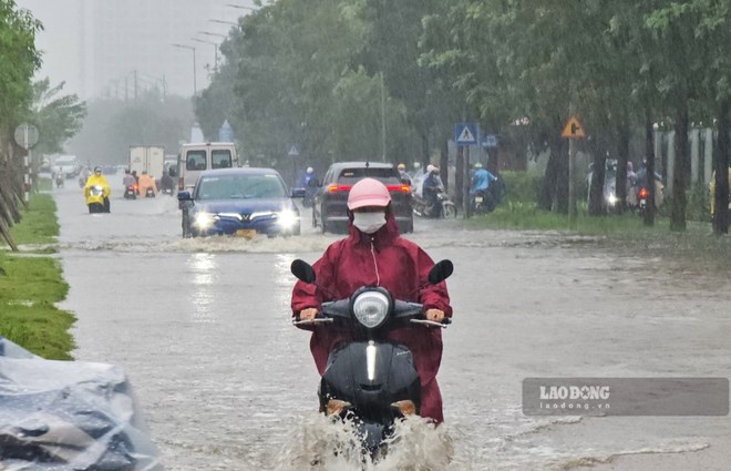 Huế cảnh báo lũ trên các sông do mưa lớn