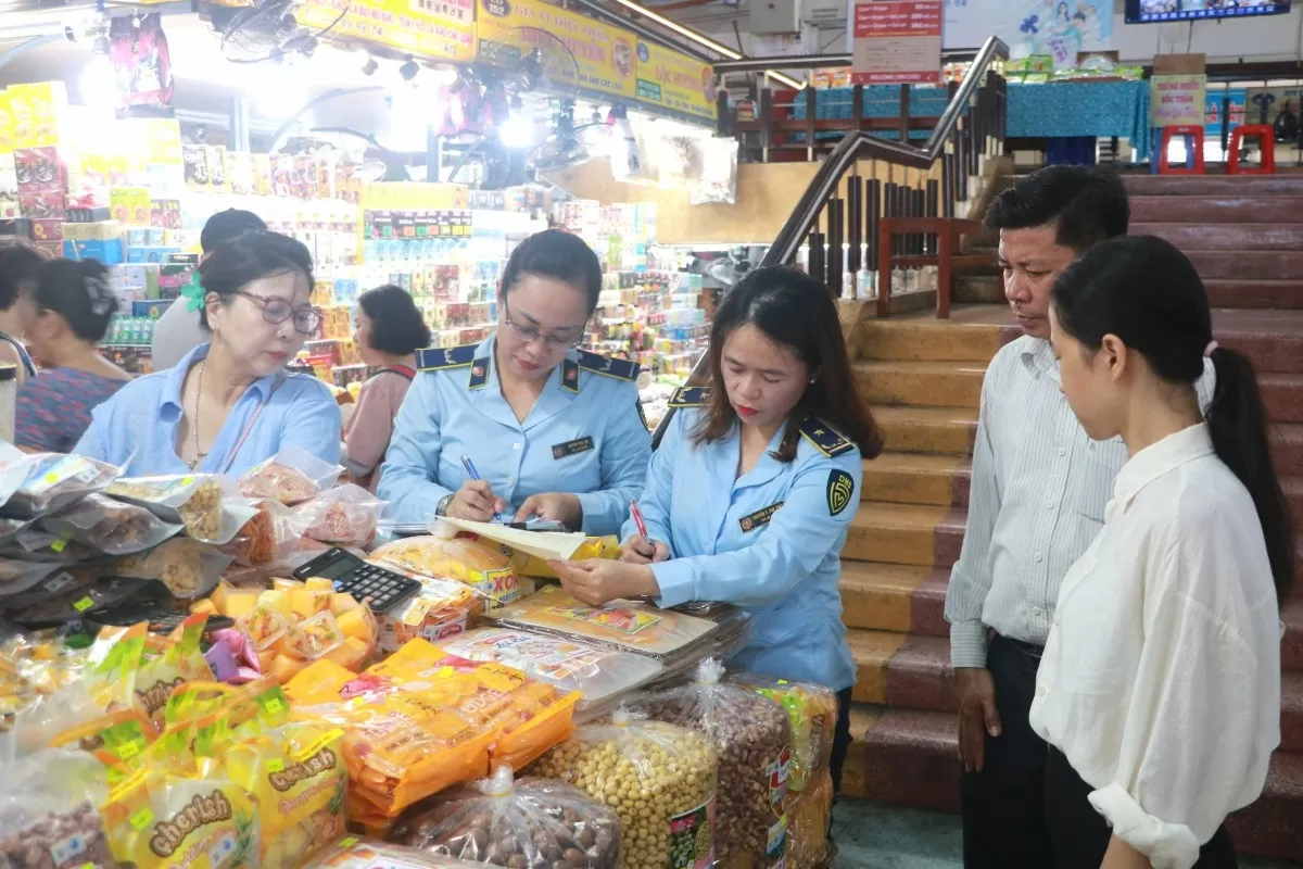 QLTT thành phố đã tăng cường kiểm tra đột xuất các khu vực trọng điểm QLTT thành phố đã tăng cường kiểm tra đột xuất các khu vực trọng điểm