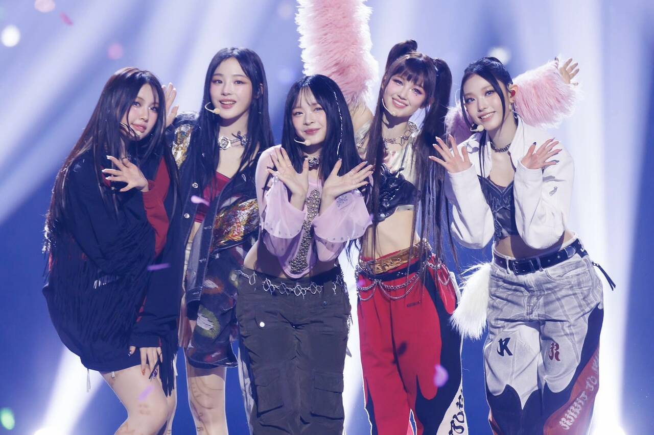 NewJeans đứng Top 1 cuộc bình chọn dù vướng ồn ào với công ty quản lý. Ảnh: Naver