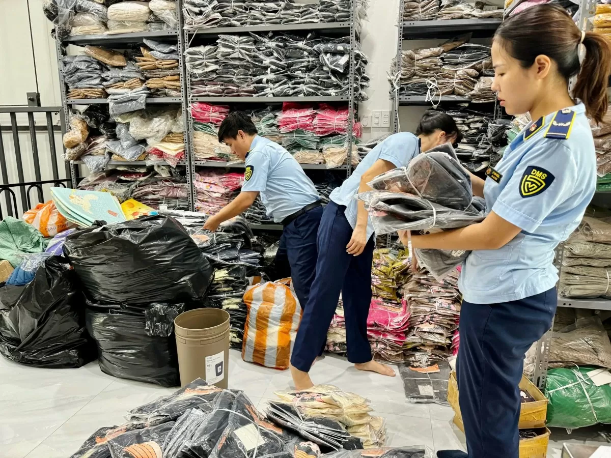 đẩy mạnh kiểm tra, kiểm soát thị trường. Ảnh: Tiểu Yến đẩy mạnh kiểm tra, kiểm soát thị trường. Ảnh: Tiểu Yến