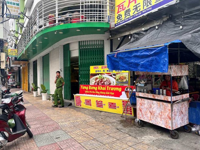 Công an làm việc với chủ quán ăn ở Nha Trang bị khách tố