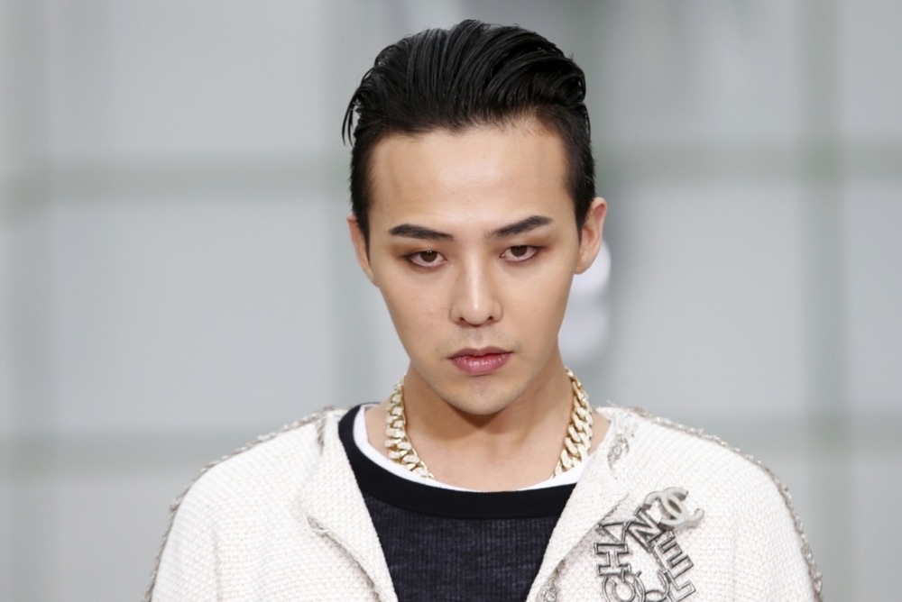G-Dragon là một trong những ngôi sao được giới thời trang săn đón. Ảnh: Naver