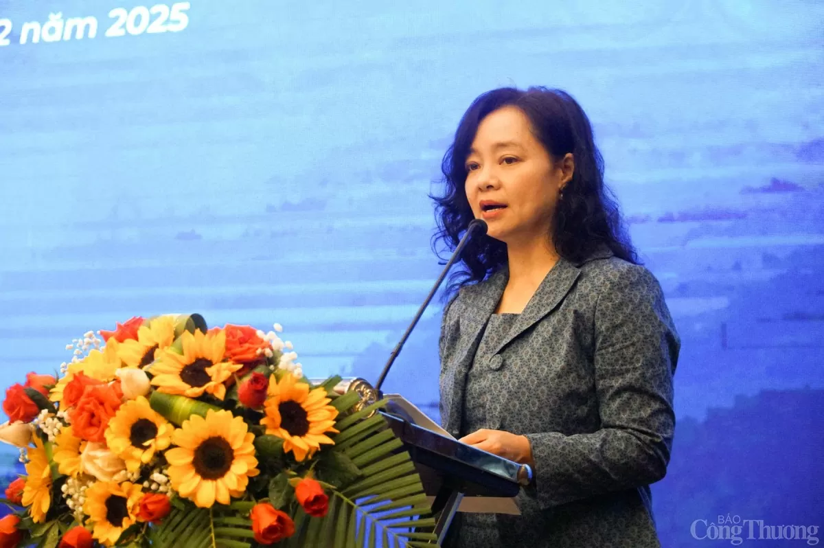 Bà Nguyễn Thị Lâm Giang – Vụ trưởng Vụ Tiết kiệm năng lượng và Phát triển bền vững Bà Nguyễn Thị Lâm Giang – Vụ trưởng Vụ Tiết kiệm năng lượng và Phát triển bền vững