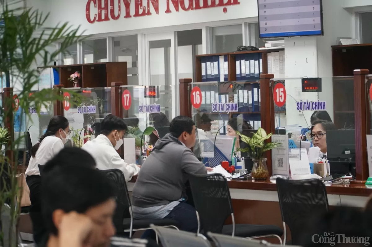 Khu vực làm việc của bộ phận một cửa Sở Kế hoạch và Đầu tư cũ (từ ô số 14 đến 18) đã được đổi tên thành Sở Tài chính Khu vực làm việc của bộ phận một cửa Sở Kế hoạch và Đầu tư cũ (từ ô số 14 đến 18) đã được đổi tên thành Sở Tài chính