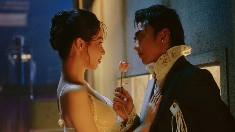 Soobin Hoàng Sơn và Thanh Thủy đóng MV chung. Ảnh: Cắt từ video