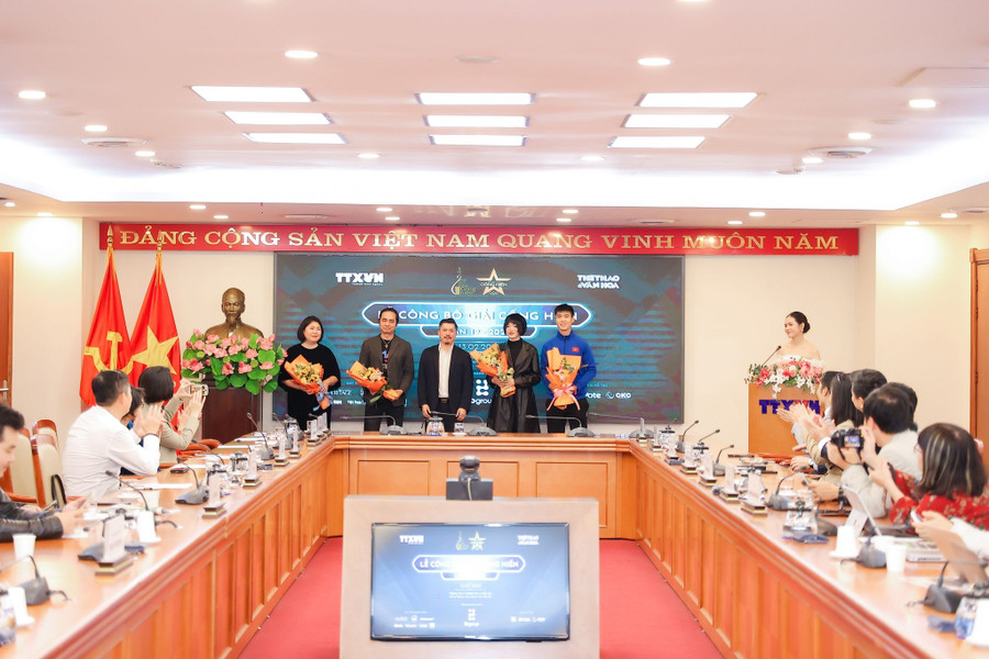 ban-nhac-buc-tuong-viet-tiep-cau-chuyen-30-nam-2.jpg