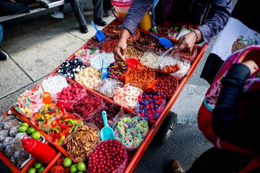 Các món ăn vặt độc hại sẽ bị cấm bán tại các trường học Mexico.