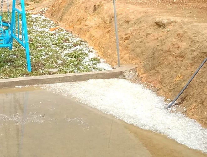Khắc phục hậu quả mưa đá tại vùng biên giới Nghệ An