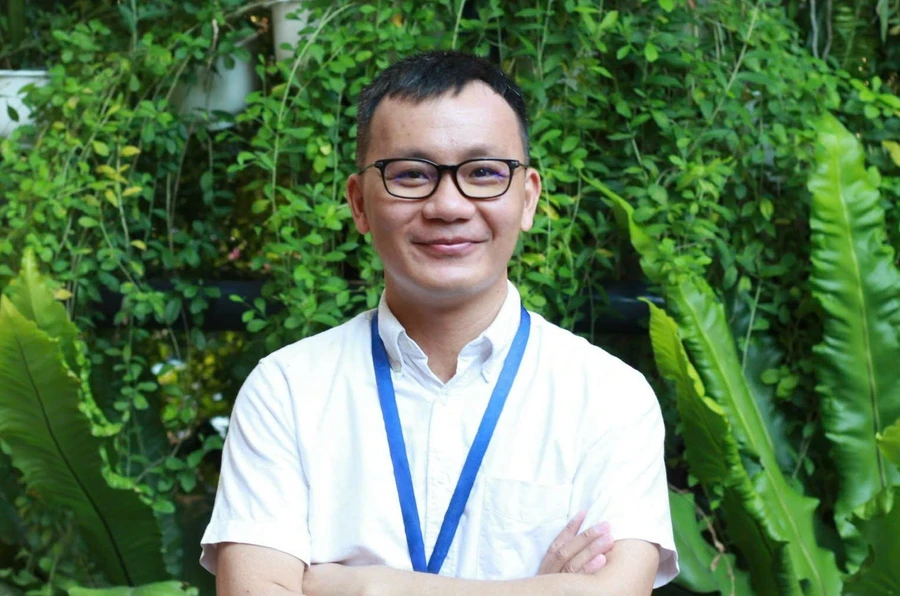 GS Trần Văn Hiếu. Ảnh: HCMUS