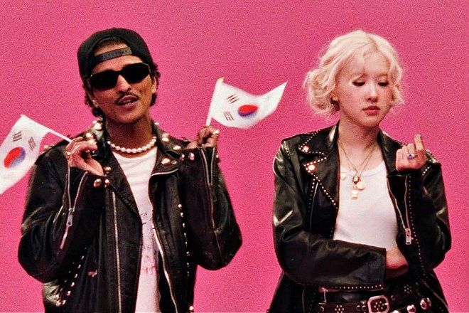 MV APT. của Rosé và Bruno Mars lập kỷ lục với 1,5 tỉ lượt xem