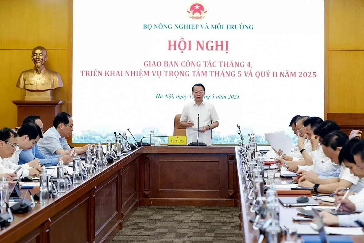 Bộ trưởng Đỗ Đức Duy chủ trì Hội nghị giao ban công tác tháng 4, triển khai nhiệm vụ trọng tâm tháng 5 và quý II/2025. Ảnh: Khương Trung. Bộ trưởng Đỗ Đức Duy chủ trì Hội nghị giao ban công tác tháng 4, triển khai nhiệm vụ trọng tâm tháng 5 và quý II/2025. Ảnh: Khương Trung.