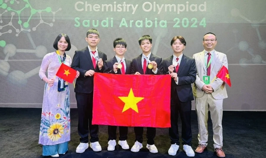 Việt Nam đứng thứ hai thế giới về kết quả Olympic Hóa học quốc tế 2024.