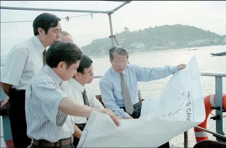 Đồng chí Trần Đức Lương   nhà lãnh đạo hết lòng phục vụ sự nghiệp cách mạng