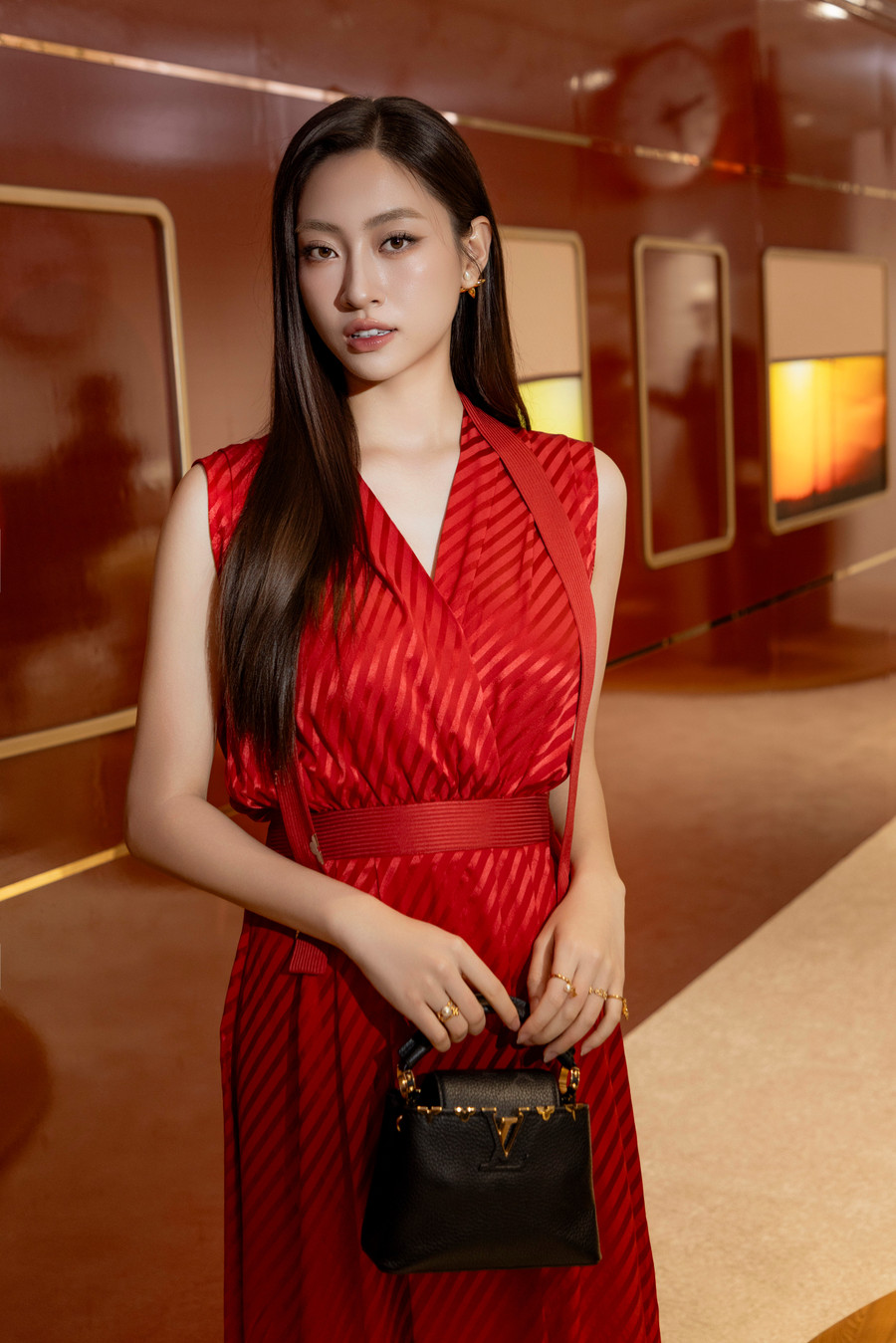 luong-thuy-linh-tai-event-lv.jpg
