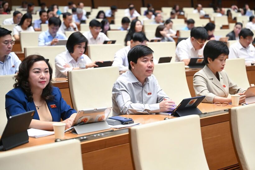Sáng 13/6 Quốc hội thảo luận tại hội trường về hí điểm một số cơ chế, chính sách đặc thù phát triển thành phố Hải Phòng. Ảnh: QH