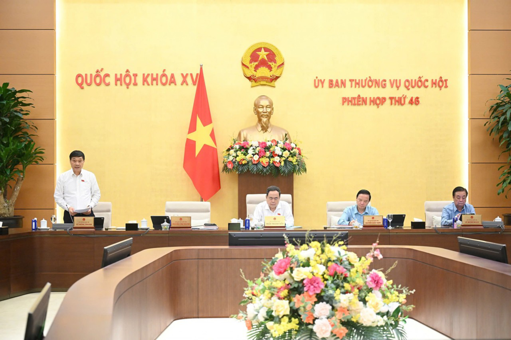quang-canh-phien-hop-qh-9.6.png