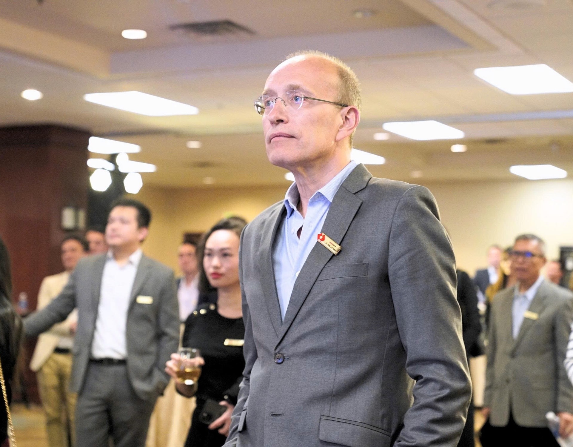 anh-1-ceo-techcombank-chia-se-tai-su-kien.jpg