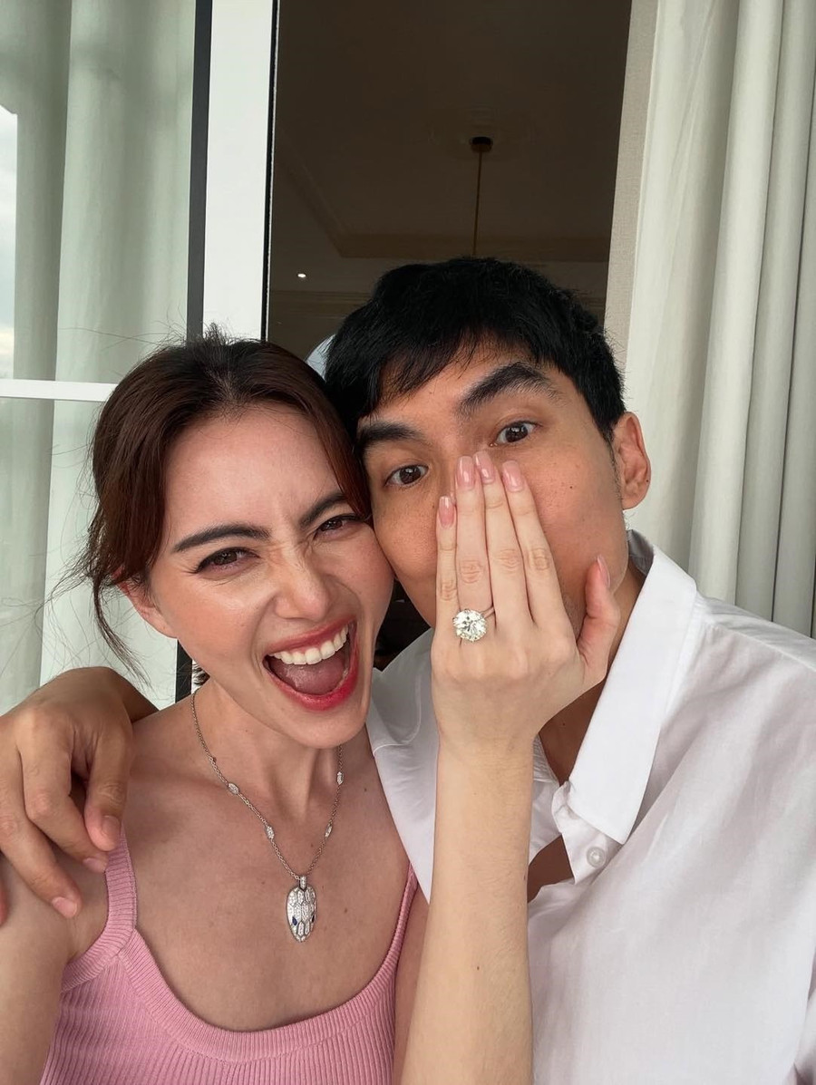 "Ma nữ đẹp nhất Thái Lan" Mai Davika thông báo đính hôn với bạn trai lâu năm, son-tung-01.jpg