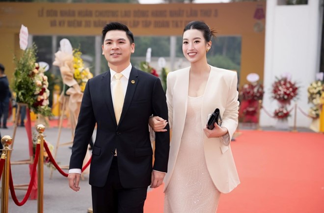 Hoa hậu Đỗ Mỹ Linh nhận xét về Chủ tịch câu lạc bộ Hà Nội