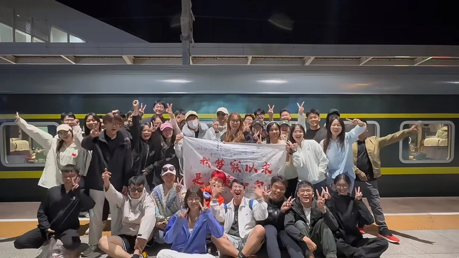 Hầu hết các 'mông thép' là sinh viên mới tốt nghiệp, dư dả thời gian hơn tiền bạc. Ảnh: Edition.cnn.com doc-dao-trao-luu-mong-thep-cua-gen-z-1.jpg