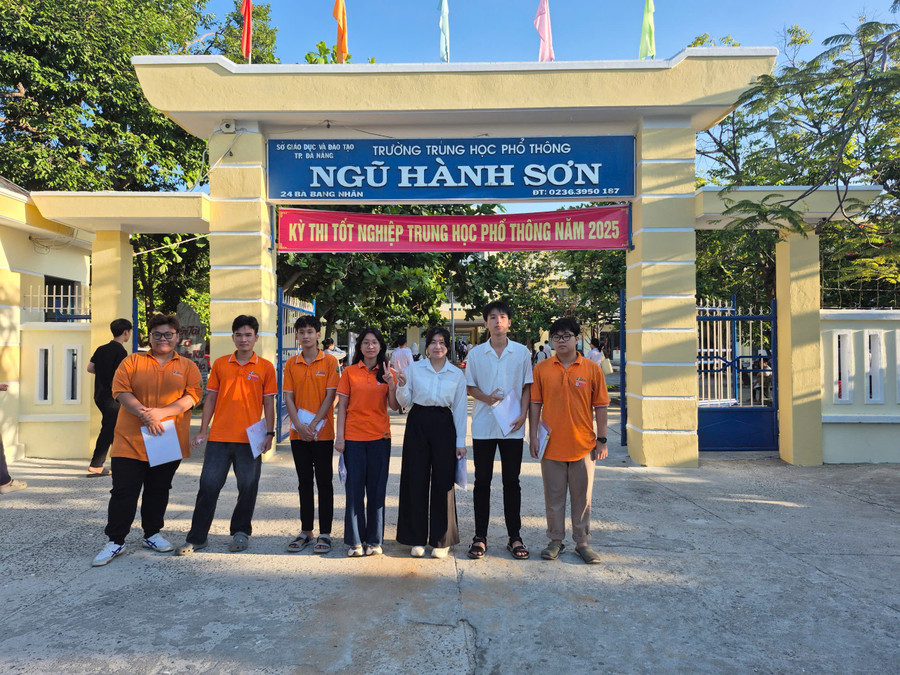 Học sinh Trường nội trú Hy Vọng trước điểm thi Trường THPT Ngũ Hành Sơn (Đà Nẵng)
