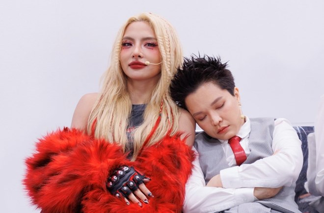 Ai được lợi khi Em xinh say hi kéo dài, khán giả phải thức xem đến 1 giờ sáng