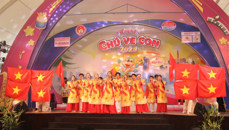 Phần thi của đội đến từ Trường THPT Phú Nhuận.