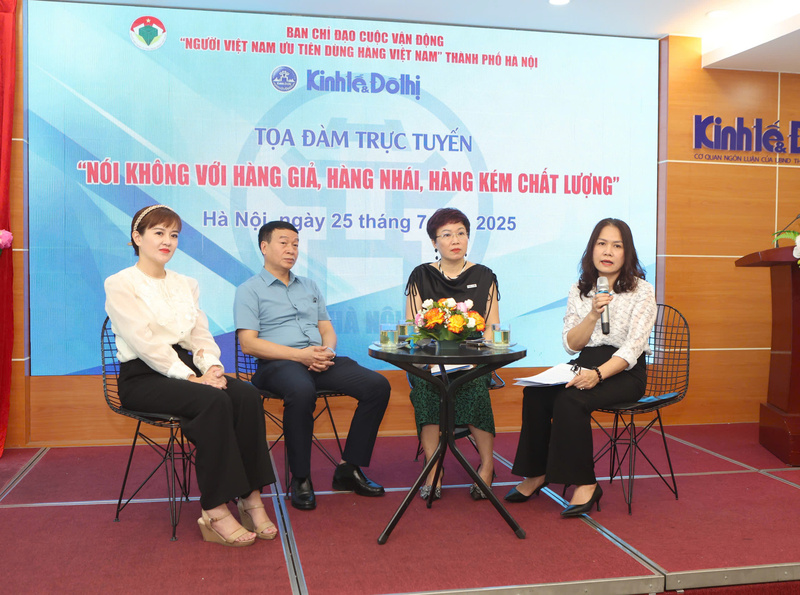 Các diễn giả chia sẻ tại tọa đàm. Ảnh: Thanh Hải