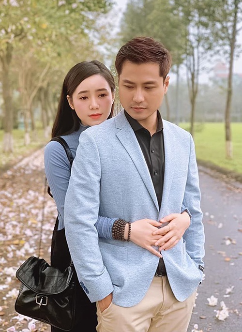 Thanh Sơn và Quỳnh Kool trong phim “Đừng bắt em phải quên“. Ảnh: VFC