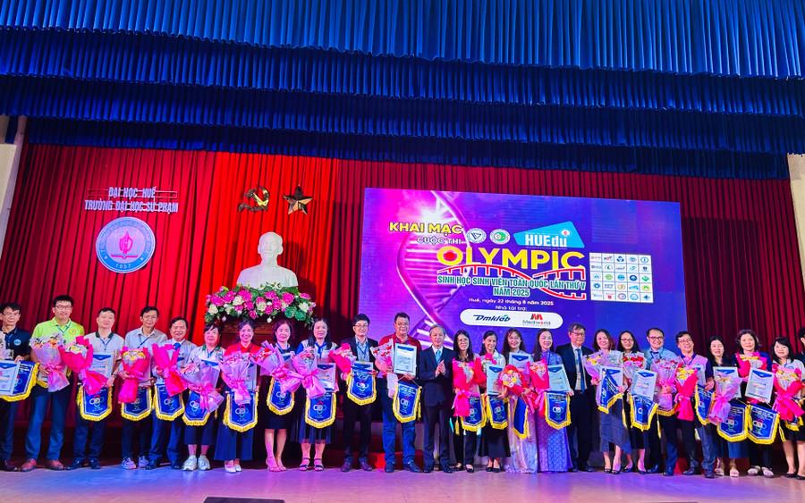 26 đội thi của 25 trường đại học trên toàn quốc tham dự cuộc thi Olympic Sinh học sinh viên lần V - 2025.