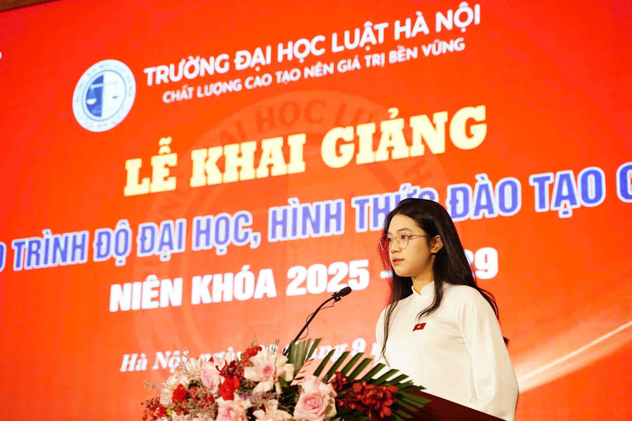 Đại diện tân sinh viên khóa 50, Nguyễn Bảo An, chuyên ngành Luật Kinh tế. luat-1.jpg