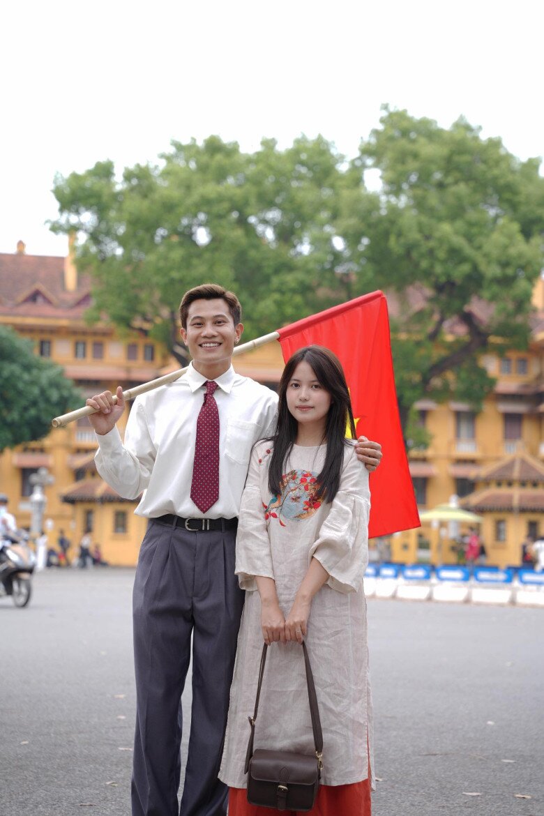 Phương Nam của phim “Mưa đỏ” bên bà xã Hải Yến. Ảnh: Nhân vật cung cấp