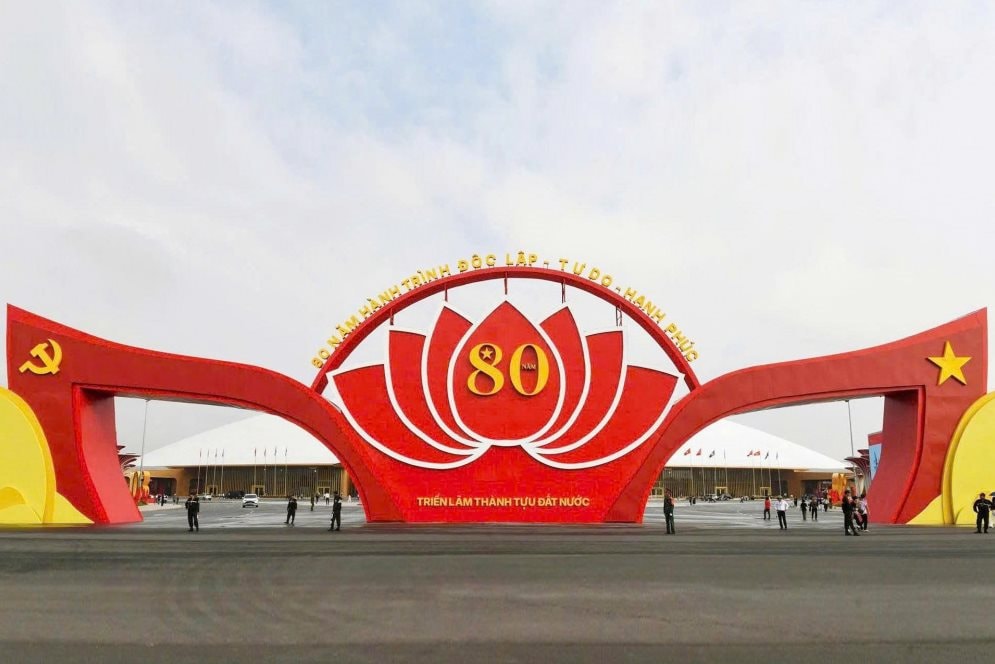 thong-bao-ve-thoi-gian-ngung-phuc-vu-nhan-dan-tham-quan-trien-lam-thanh-tuu-dat-nuoc_68c6761fcec2f.jpg