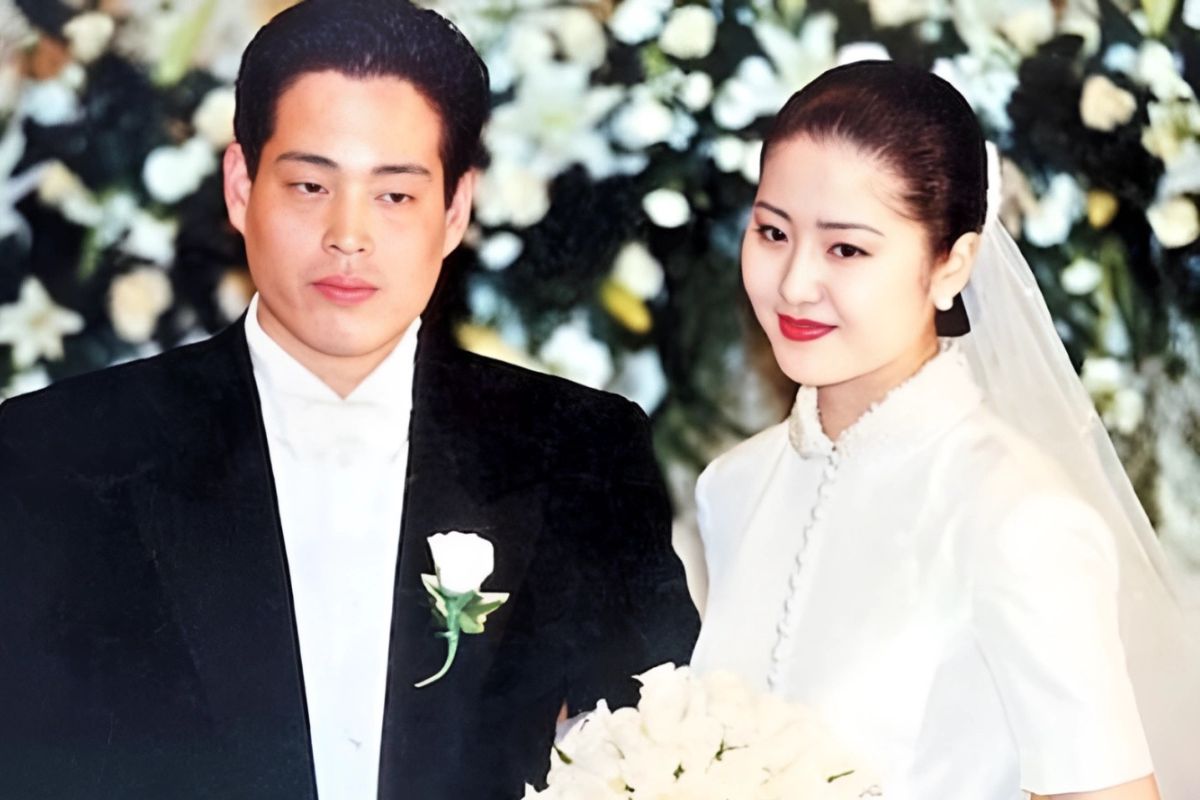 Chung Yong Jin và Go Hyun Jung kết hôn năm 1995, ly hôn năm 2003. Ảnh: IOK Company