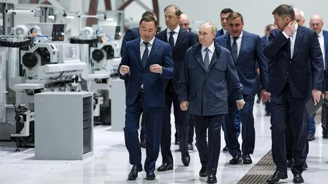 Tổng thống Putin muốn thúc đẩy hơn nữa ngành công nghiệp quốc phòng Nga. putin-zayavil-ob-uvelichenii-vypuska-nekotoryh-vidov-vooruzheniya-v-rf-v-30-raz-pzigid17-1758297241t.jpg