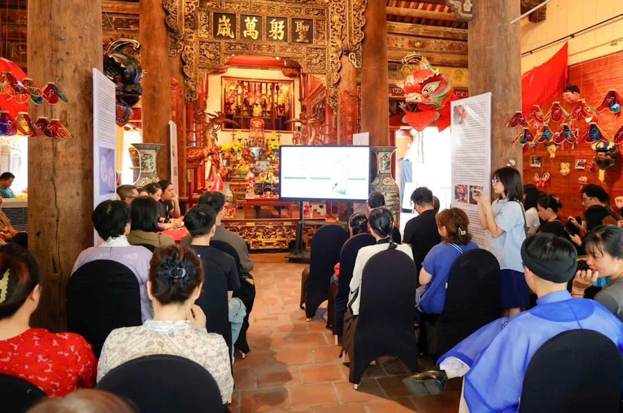 Tọa đàm 'Trăng Ta' - tái hiện không khí Trung thu truyền thống của vùng Bắc Bộ và ứng dụng di sản trong đời sống đương đại tại đình Kim Ngân. phuc-dung-do-choi-trung-thu-truyen-thong-1.jpg