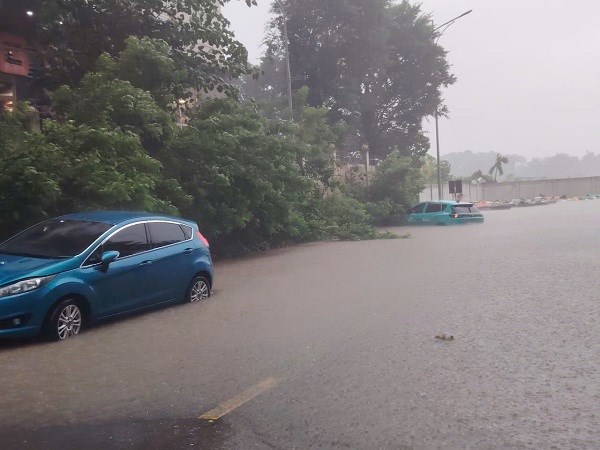 Chuyên gia lý giải nguyên nhân Hà Nội cứ mưa to là ngập vài ngày