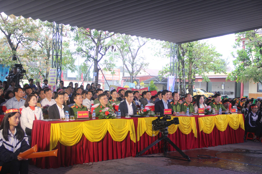 Các đại biểu tham dự chương trình, 6.jpg