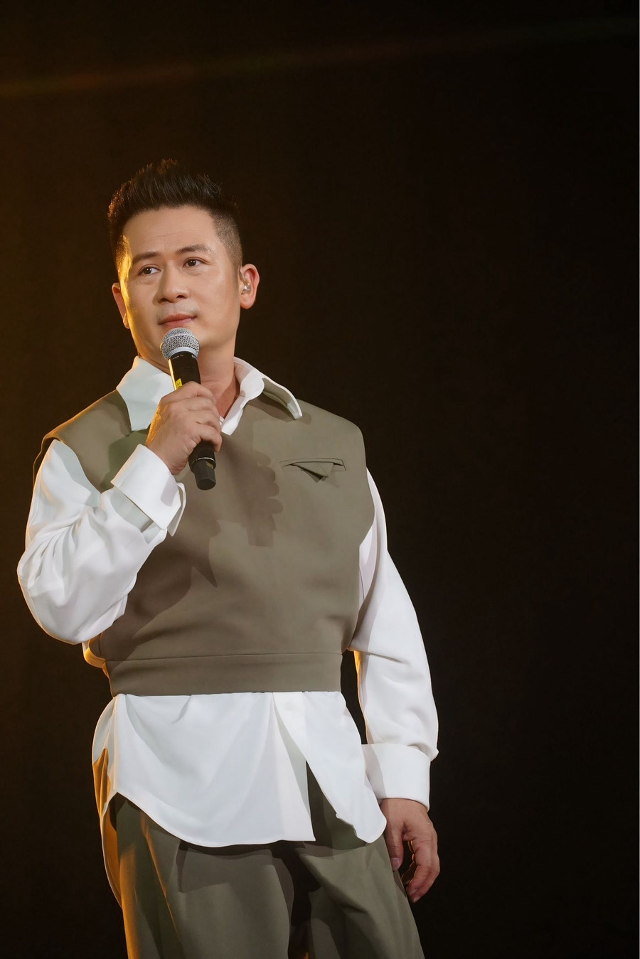 Nam ca sĩ Bằng Kiều. bang-kieu-1.jpg