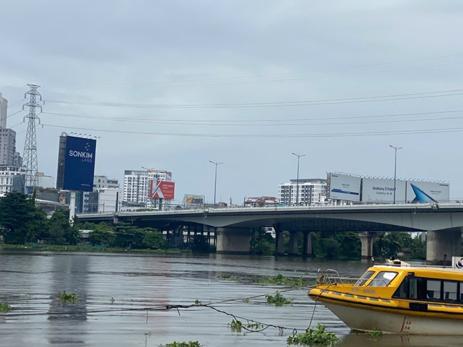 Tìm thấy thi thể tài xế taxi nhảy sông Sài Gòn sau khi tự gây thương tích