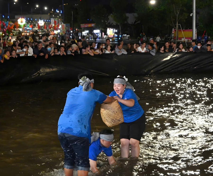 Tinh thần phối hợp đồng đội. gen-h-thi-cua-2.jpg
