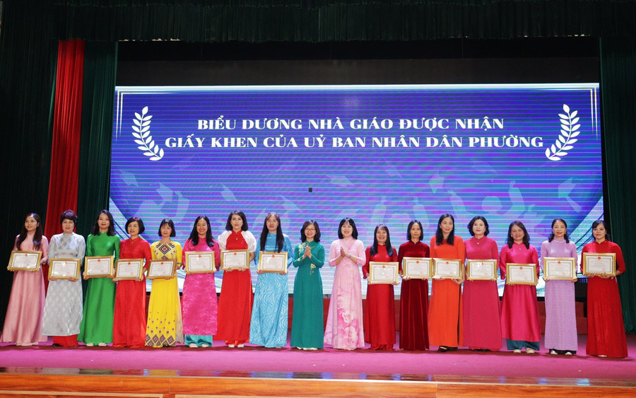 Nhiều thầy cô giáo được biểu dương, khen thưởng. an-bien1.jpg