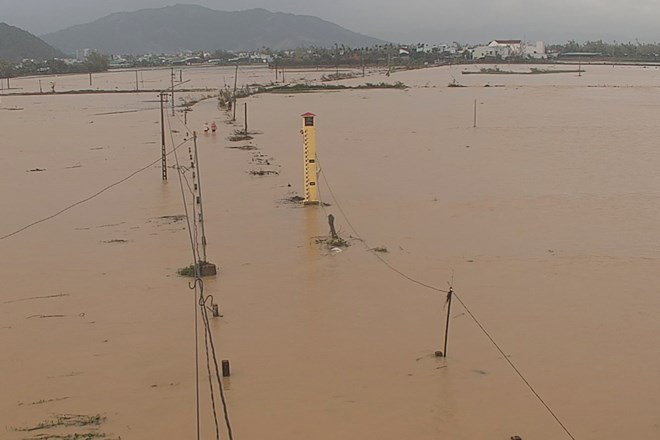 Gia Lai mưa lớn trong đêm, nhiều khu phố lại chìm trong nước