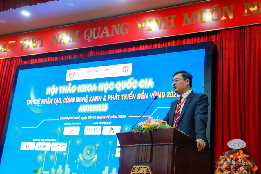 Ông Đặng Văn Huấn – Phó vụ trưởng Vụ Giáo dục Đại học – Bộ Giáo dục và Đào tạo phát biểu tại Hội thảo. 290c8088.jpg